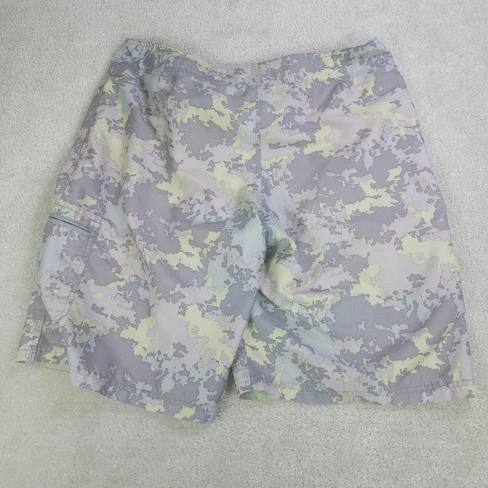 Simms Fishing Products Digital Camo Board Shorts Mens 36-38 Gray Fishing Shorts
